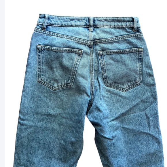 Topshop Mom Jeans Torn Knee Size W26/L30 - Picture 5 of 9